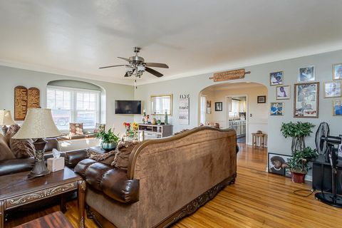 Tiny photo for 5404 Lewis Avenue, Toledo, OH 43612 (MLS # 10000120)