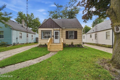 Photo of 3610 Burton Avenue, Toledo, OH 43612 (MLS # 10012594)