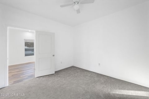 Tiny photo for 144 Whiting Avenue, Toledo, OH 43609 (MLS # 10000247)