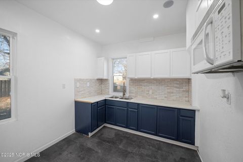 Tiny photo for 144 Whiting Avenue, Toledo, OH 43609 (MLS # 10000247)