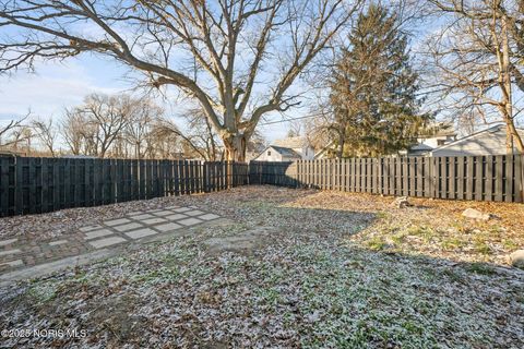 Tiny photo for 144 Whiting Avenue, Toledo, OH 43609 (MLS # 10000247)