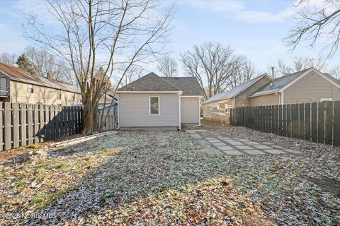Tiny photo for 144 Whiting Avenue, Toledo, OH 43609 (MLS # 10000247)