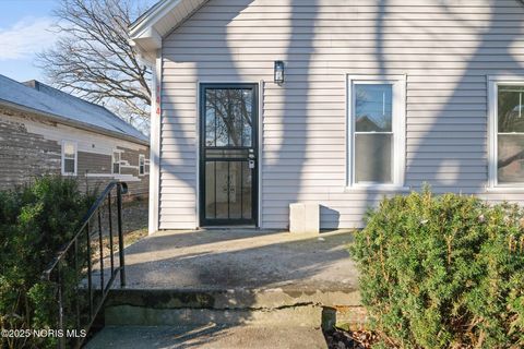 Tiny photo for 144 Whiting Avenue, Toledo, OH 43609 (MLS # 10000247)