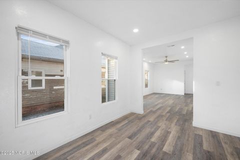 Tiny photo for 144 Whiting Avenue, Toledo, OH 43609 (MLS # 10000247)