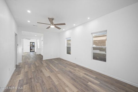 Tiny photo for 144 Whiting Avenue, Toledo, OH 43609 (MLS # 10000247)