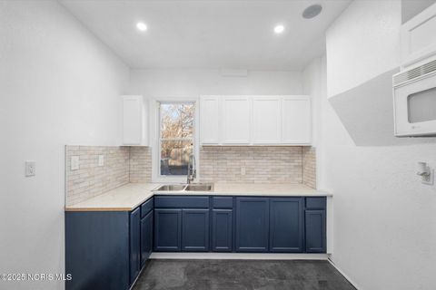 Tiny photo for 144 Whiting Avenue, Toledo, OH 43609 (MLS # 10000247)