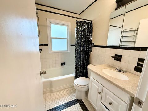 Tiny photo for 952 Francis Avenue, Toledo, OH 43609 (MLS # 10007371)