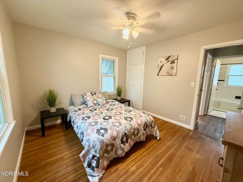 Tiny photo for 952 Francis Avenue, Toledo, OH 43609 (MLS # 10007371)