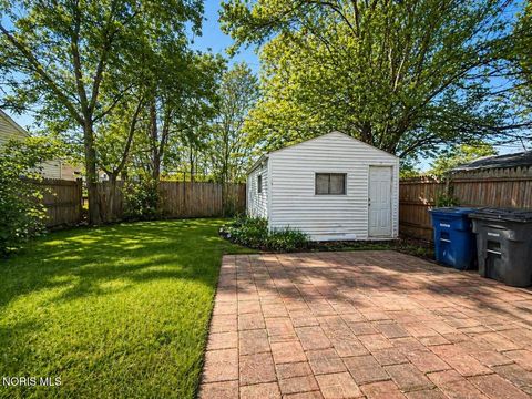 Tiny photo for 952 Francis Avenue, Toledo, OH 43609 (MLS # 10007371)
