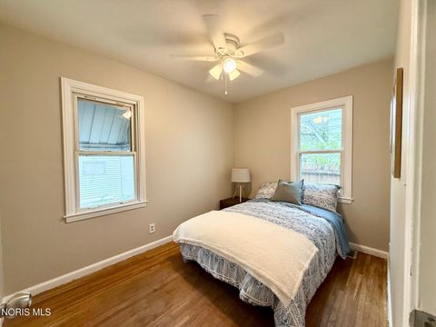 Tiny photo for 952 Francis Avenue, Toledo, OH 43609 (MLS # 10007371)