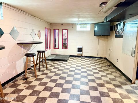 Tiny photo for 952 Francis Avenue, Toledo, OH 43609 (MLS # 10007371)