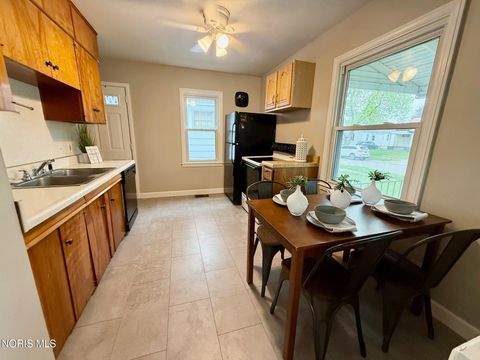 Tiny photo for 952 Francis Avenue, Toledo, OH 43609 (MLS # 10007371)