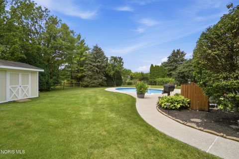 Tiny photo for 410 Kent Court, Maumee, OH 43537 (MLS # 10011057)