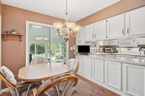 Tiny photo for 410 Kent Court, Maumee, OH 43537 (MLS # 10011057)