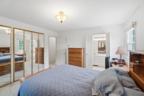 Tiny photo for 410 Kent Court, Maumee, OH 43537 (MLS # 10011057)