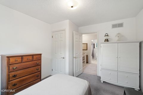 Tiny photo for 410 Kent Court, Maumee, OH 43537 (MLS # 10011057)
