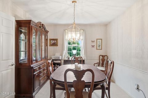 Tiny photo for 410 Kent Court, Maumee, OH 43537 (MLS # 10011057)
