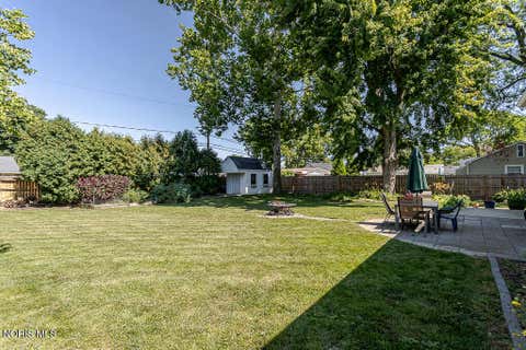 Tiny photo for 833 River Road, Maumee, OH 43537 (MLS # 10011882)