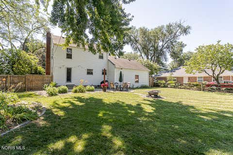 Tiny photo for 833 River Road, Maumee, OH 43537 (MLS # 10011882)