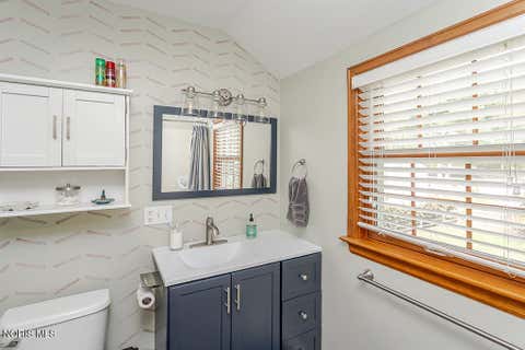 Tiny photo for 833 River Road, Maumee, OH 43537 (MLS # 10011882)
