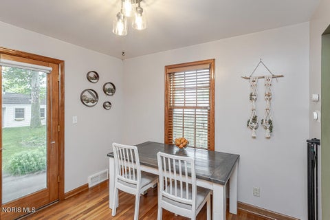Tiny photo for 833 River Road, Maumee, OH 43537 (MLS # 10011882)