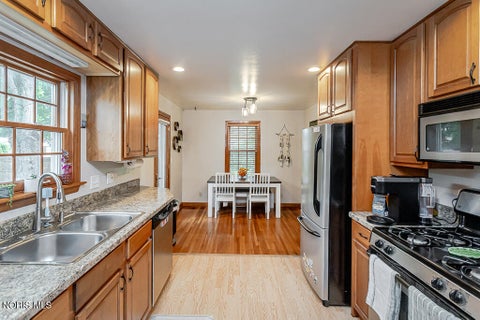 Tiny photo for 833 River Road, Maumee, OH 43537 (MLS # 10011882)