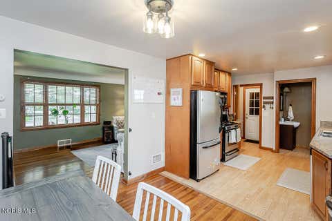 Tiny photo for 833 River Road, Maumee, OH 43537 (MLS # 10011882)