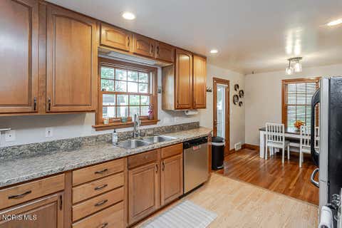 Tiny photo for 833 River Road, Maumee, OH 43537 (MLS # 10011882)