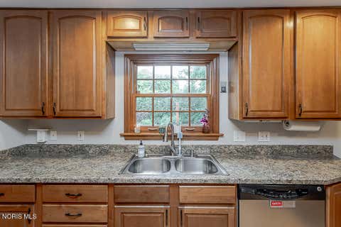 Tiny photo for 833 River Road, Maumee, OH 43537 (MLS # 10011882)