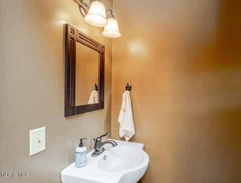 Tiny photo for 833 River Road, Maumee, OH 43537 (MLS # 10011882)
