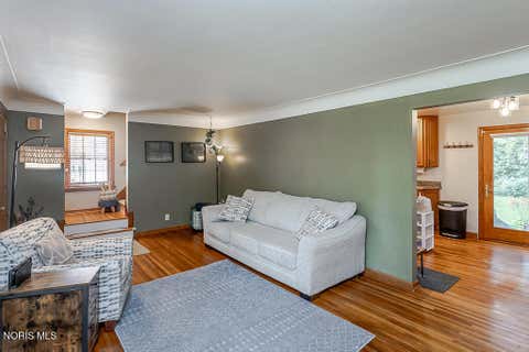 Tiny photo for 833 River Road, Maumee, OH 43537 (MLS # 10011882)