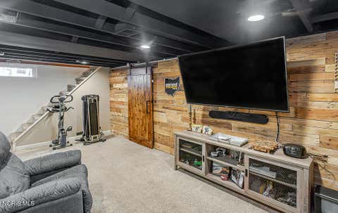 Tiny photo for 833 River Road, Maumee, OH 43537 (MLS # 10011882)