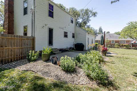 Tiny photo for 833 River Road, Maumee, OH 43537 (MLS # 10011882)