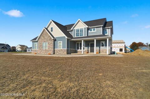 Photo of 956 Heather Court, Bowling Green, OH 43402 (MLS # 10001307)