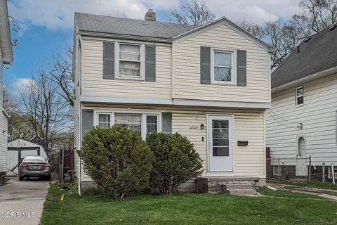 Photo of 4048 Asbury Drive, Toledo, OH 43612 (MLS # 10006435)