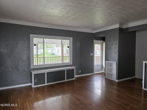 Tiny photo for 1336 E Broadway Street, Toledo, OH 43605 (MLS # 10007434)
