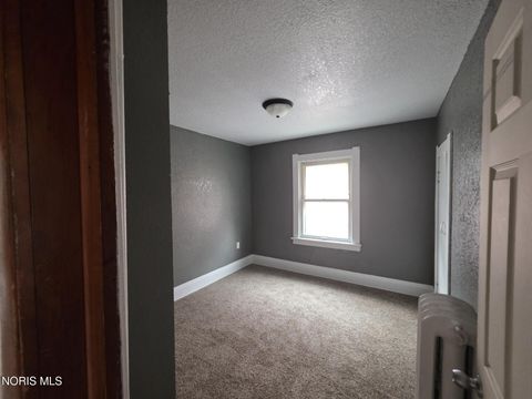 Tiny photo for 1336 E Broadway Street, Toledo, OH 43605 (MLS # 10007434)