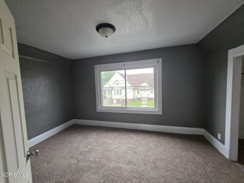 Tiny photo for 1336 E Broadway Street, Toledo, OH 43605 (MLS # 10007434)
