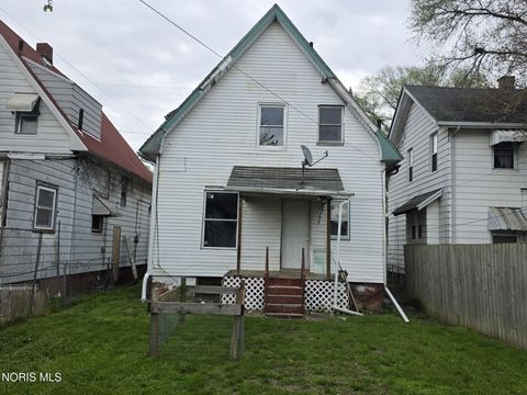 Tiny photo for 1336 E Broadway Street, Toledo, OH 43605 (MLS # 10007434)