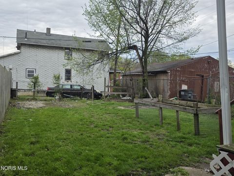 Tiny photo for 1336 E Broadway Street, Toledo, OH 43605 (MLS # 10007434)