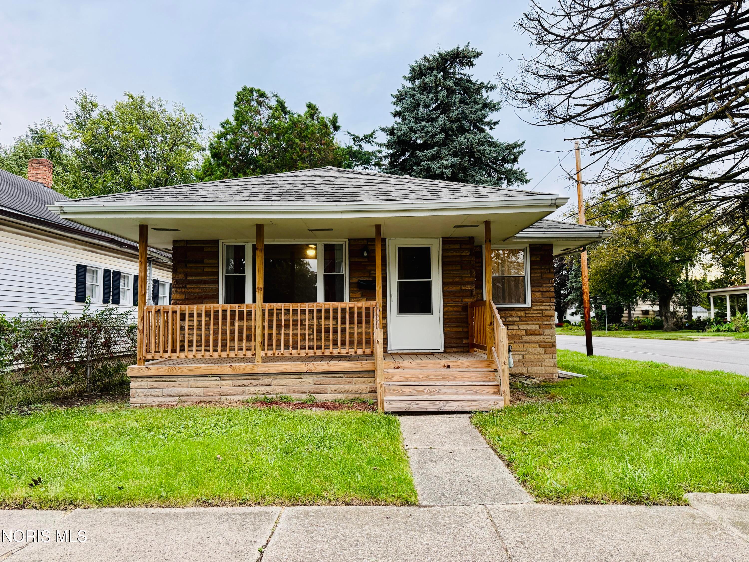 3429 Maple Street