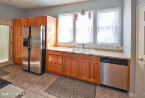 Tiny photo for 423 Fulton Street, Port Clinton, OH 43452 (MLS # 10000568)