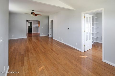 Tiny photo for 423 Fulton Street, Port Clinton, OH 43452 (MLS # 10000568)