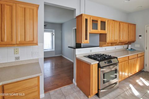 Tiny photo for 423 Fulton Street, Port Clinton, OH 43452 (MLS # 10000568)