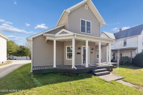 Photo of 305 S Main Street, Gibsonburg, OH 43431 (MLS # 6136830)