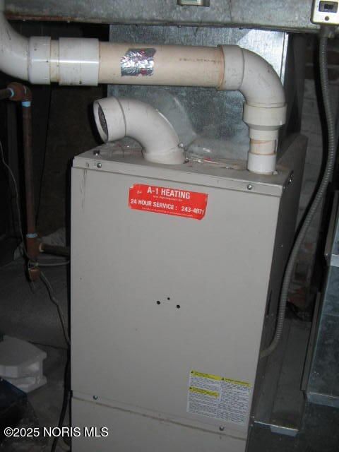 Tiny photo for 860 Prouty Avenue, Toledo, OH 43609 (MLS # 10002593)