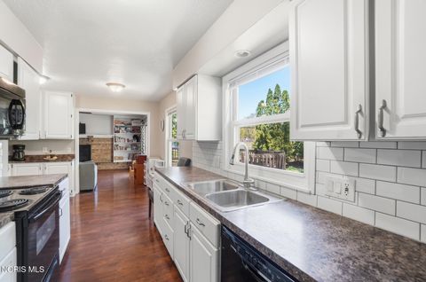 Tiny photo for 3732 Fairwood Drive, Sylvania, OH 43560 (MLS # 10007274)