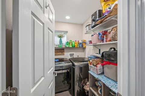Tiny photo for 305 Parkview Drive, Walbridge, OH 43465 (MLS # 10010799)