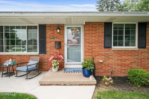 Tiny photo for 305 Parkview Drive, Walbridge, OH 43465 (MLS # 10010799)