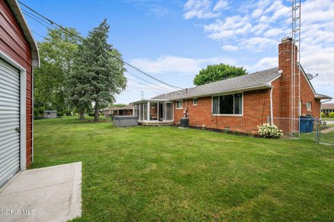 Tiny photo for 305 Parkview Drive, Walbridge, OH 43465 (MLS # 10010799)